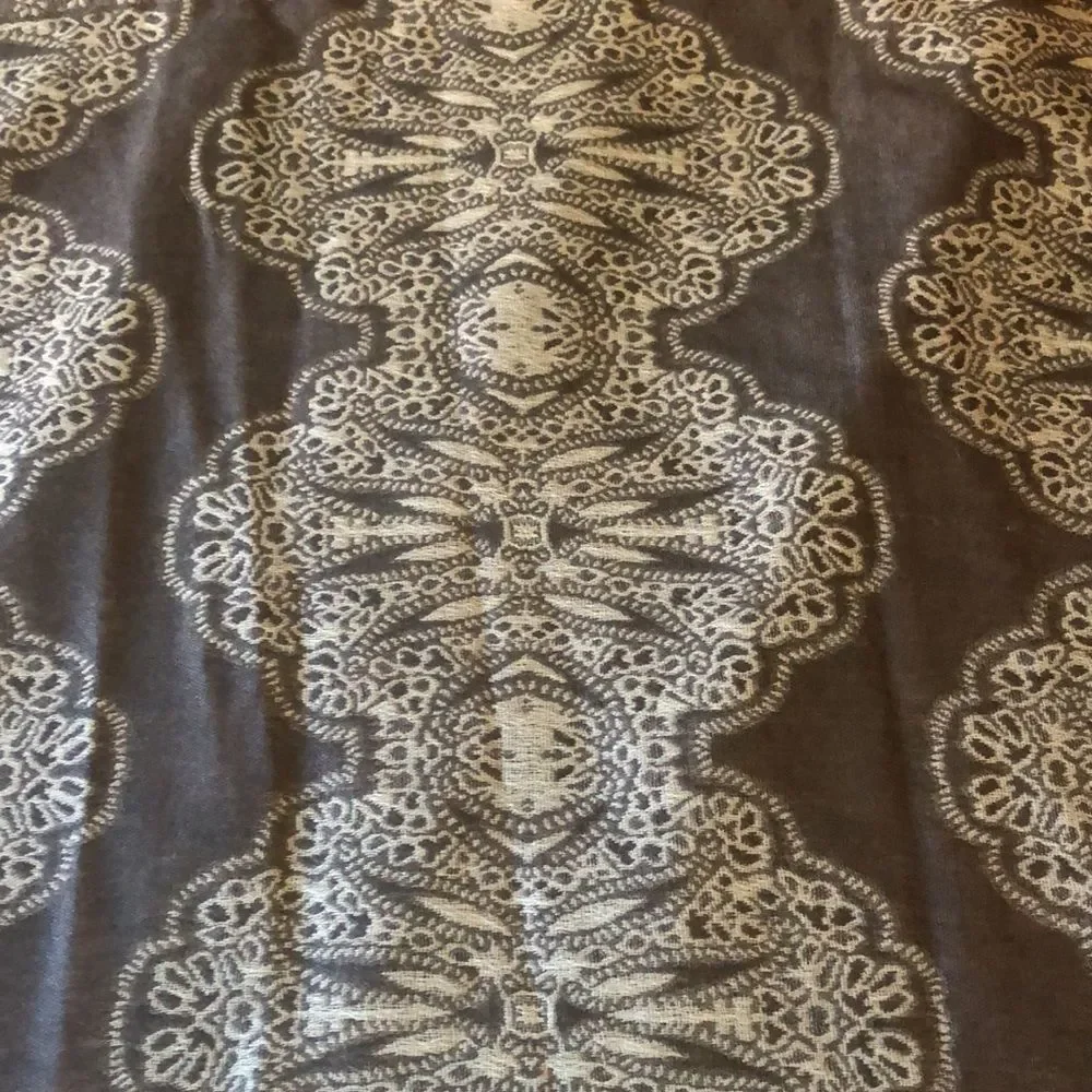 Chico’s Lacey jacquard wrap scarf gray one size fringe edge NWT - Picture 9 of 12